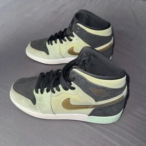 Nike Air Jordan 1 Retro High GS Mint Foam 332148-300 Size 6.5Y Women’s 8